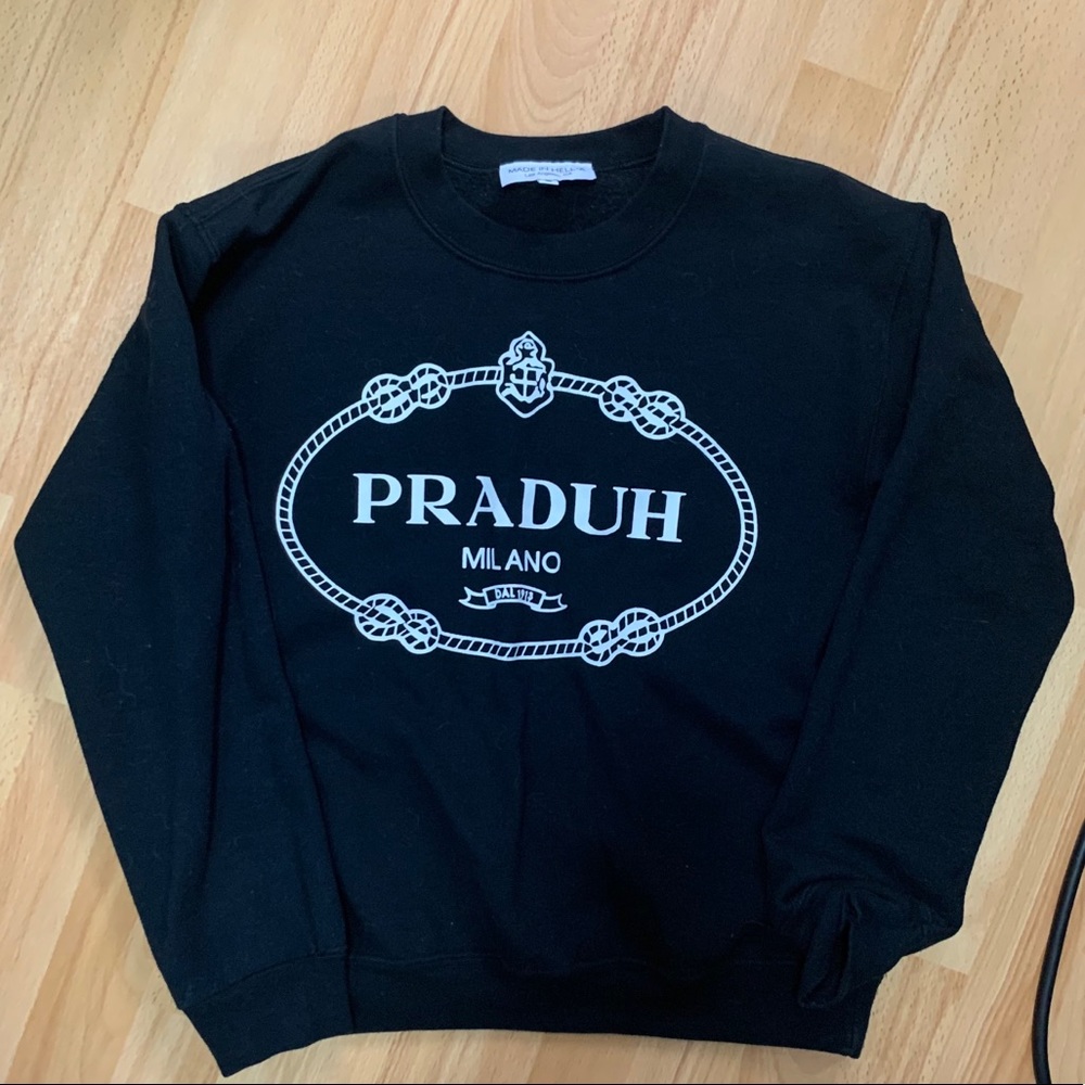 Praduh Sweater